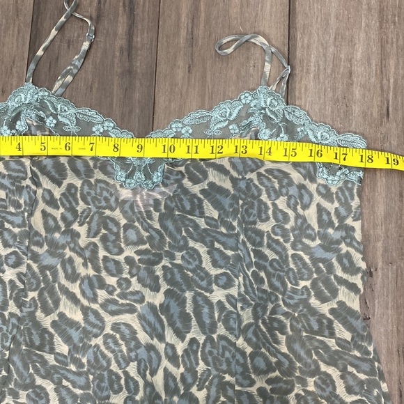 Victoria's Secret chemise green tan animal print - Picture 7 of 8